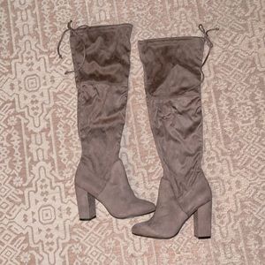 NWOT 💋 Over the knee Heeled Boots